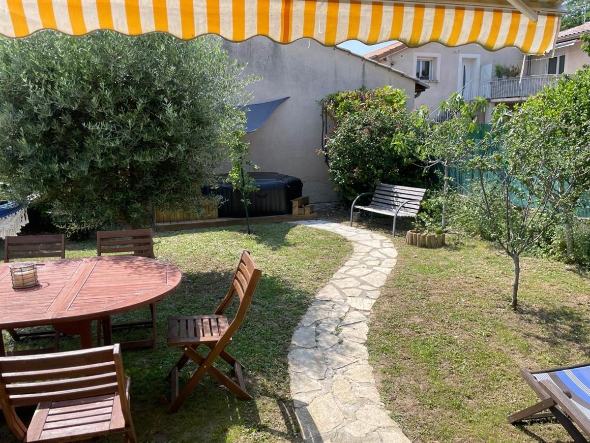 Maison Avec Jardin Крест Екстериор снимка